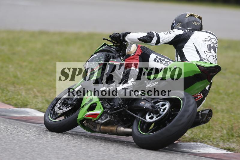 /Archiv-2024/13 22.04.2024 Plüss Moto Sport ADR/Freies Fahren/unklar